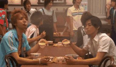 挖鼻孔的男生,挖鼻孔的男人