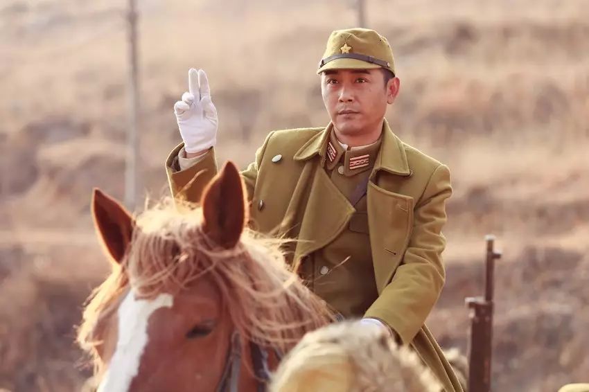 铁血战狼铁莲大结局,铁血战狼铁鞭打鬼子