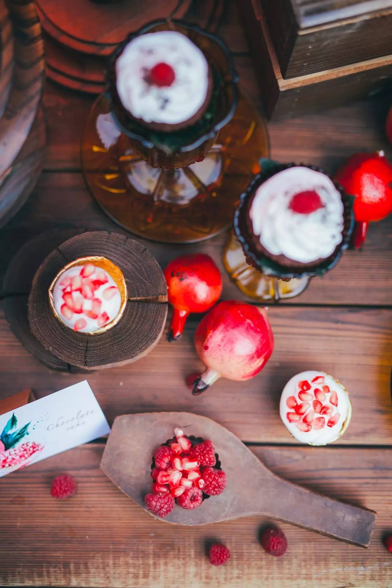 庭院婚礼中式红色系,红蓝撞色庭院中式婚礼