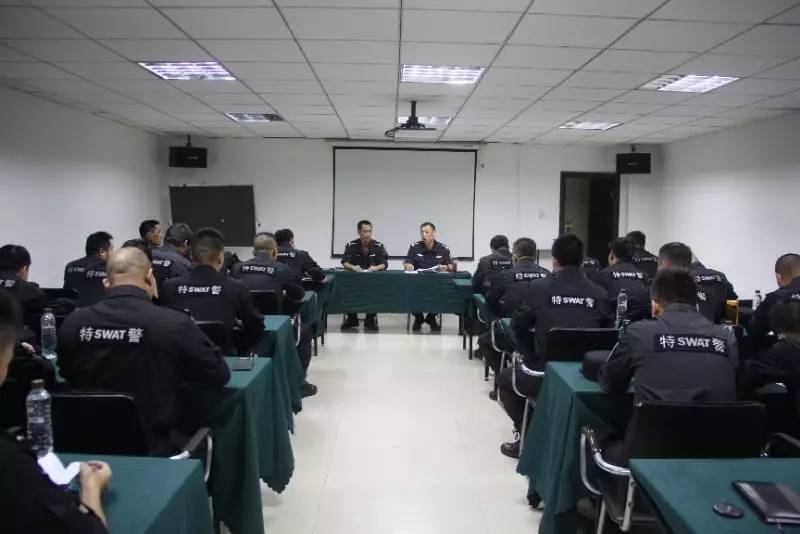 “带队执行任务，除严格执行上级命令外，重要的是要爱兵”——记厦门金砖会晤衢州增援特警领队李浩