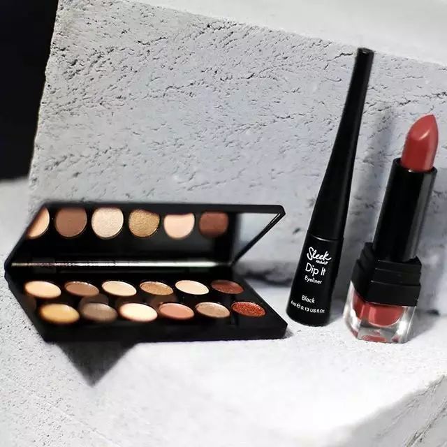 哪款平价眼影盘比较好用,哪些牌子的四色眼影盘好用到哭