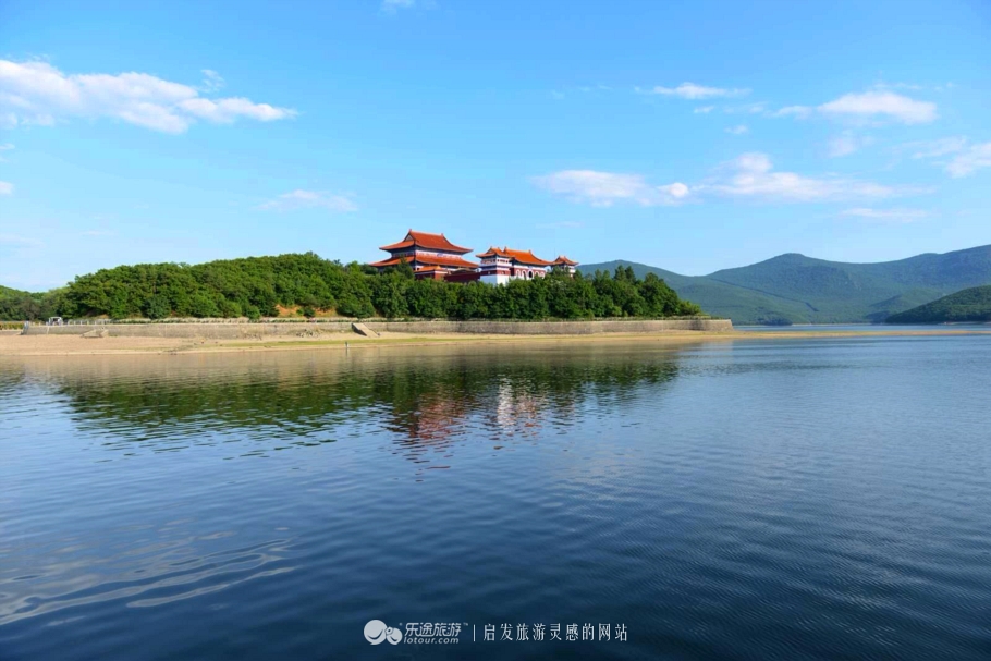 镜泊湖火山口免费景点,探秘火山