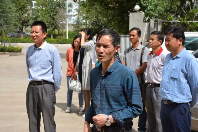 贫困户在外省工作有没有1000元拿,贫困户人群在外工作需要多少补贴