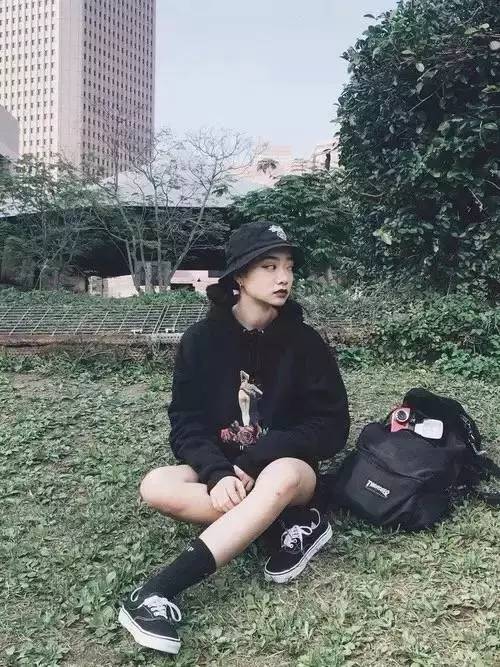 当倪妮赵丽颖同框,赵丽颖倪妮穿背带裤