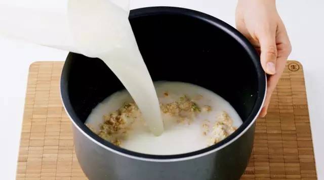 豆浆做菜的家常做法,喝不完的豆浆可以怎么做饼