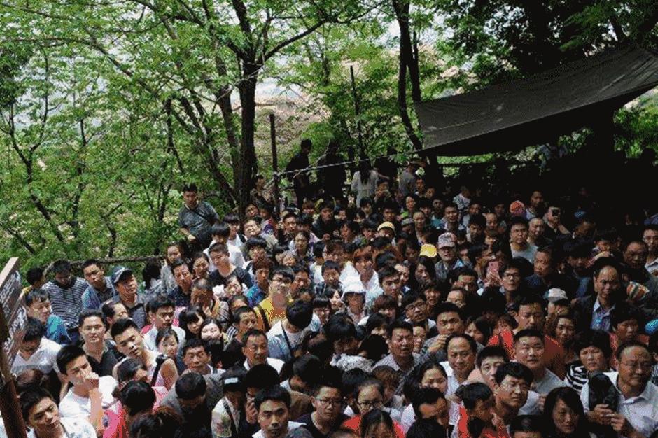 国内刺激的栈道,长假高空玻璃栈道