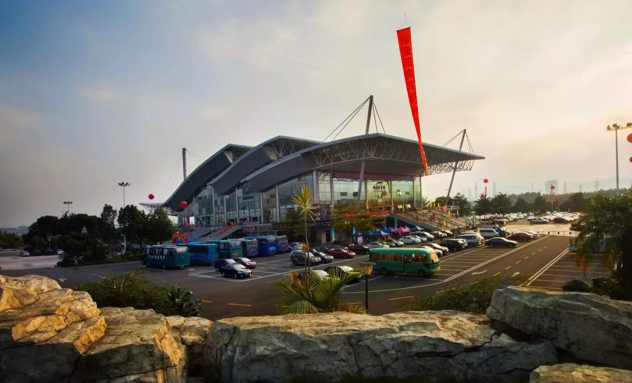 东莞塘厦新建体育公园,塘厦科苑东体育公园停车