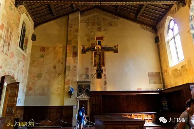 佛罗伦萨建筑圣十字教堂的特色 (圣十字教堂在佛罗伦萨位置)