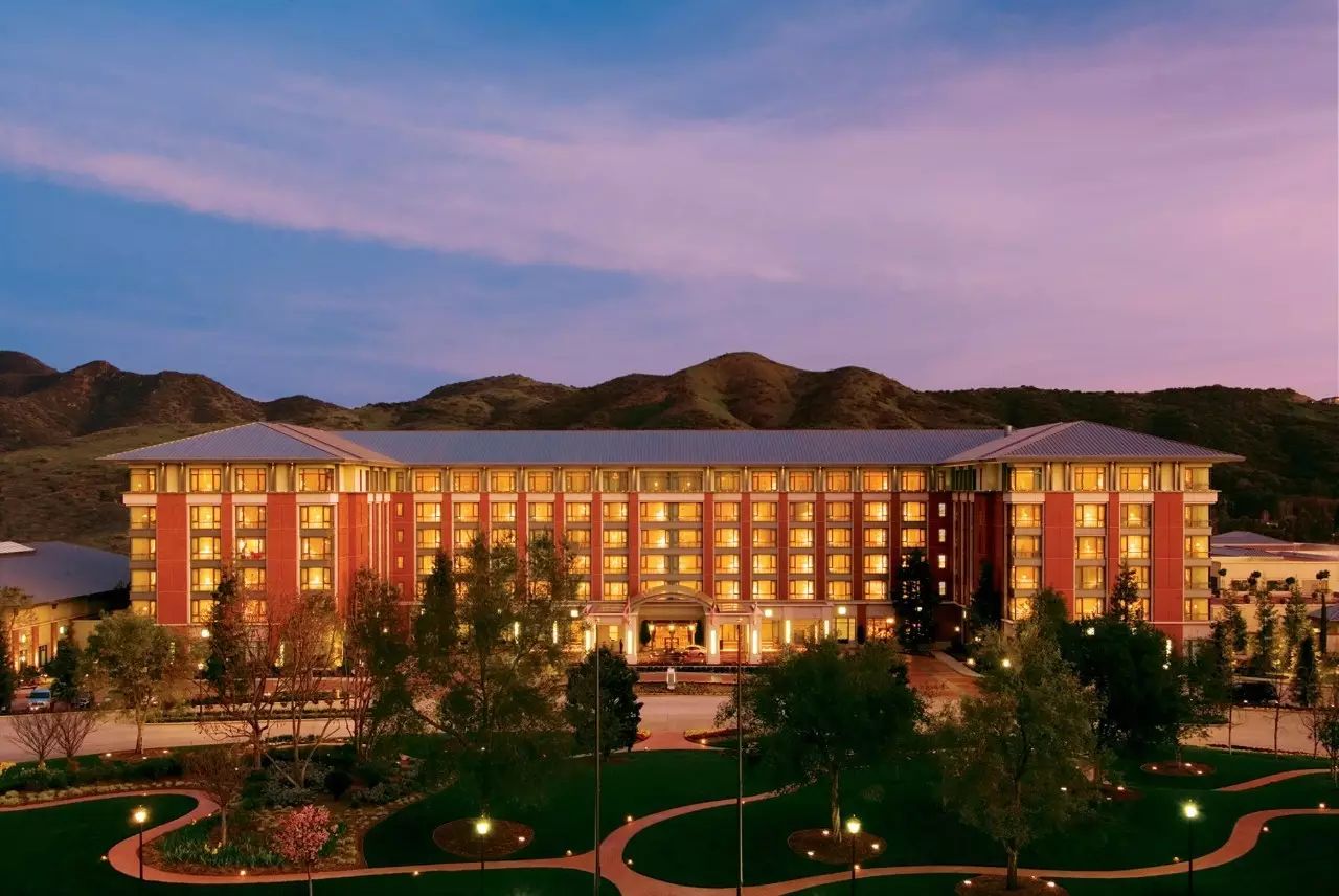 鲜报｜港丽餐厅越南河粉、海鲜饭全面上线！帝都CBD区鲜啤吧开启非洲风情