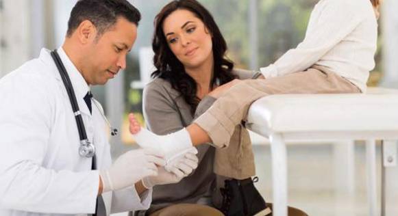 90度开水大面积烫伤急救,儿童开水烫伤急救处理