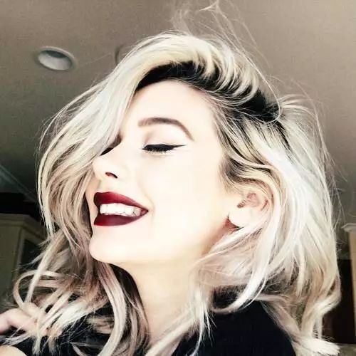 染发完长出黑头发怎么处理,染发后长出黑发怎么扎