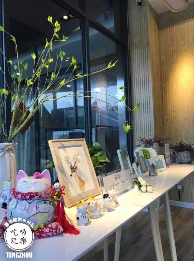 这次探店！我们瞄准了一家能让你少女心炸裂的美甲店