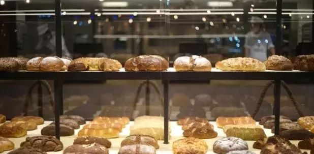 看看这个欧包月入百万的“调性”，一言不合就长见识了！