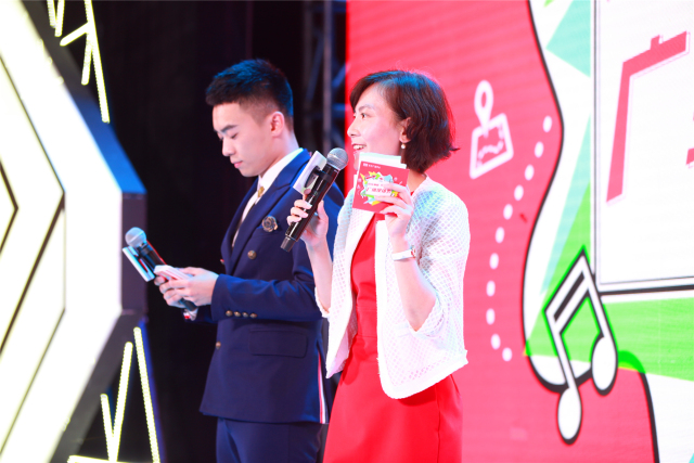 广播现场秀高光时刻,广播节目现场