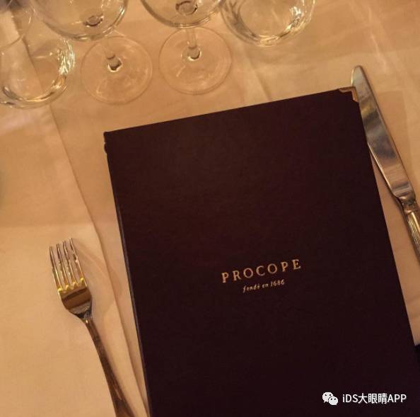 赵丽颖18巴黎时装周,赵丽颖咖啡馆