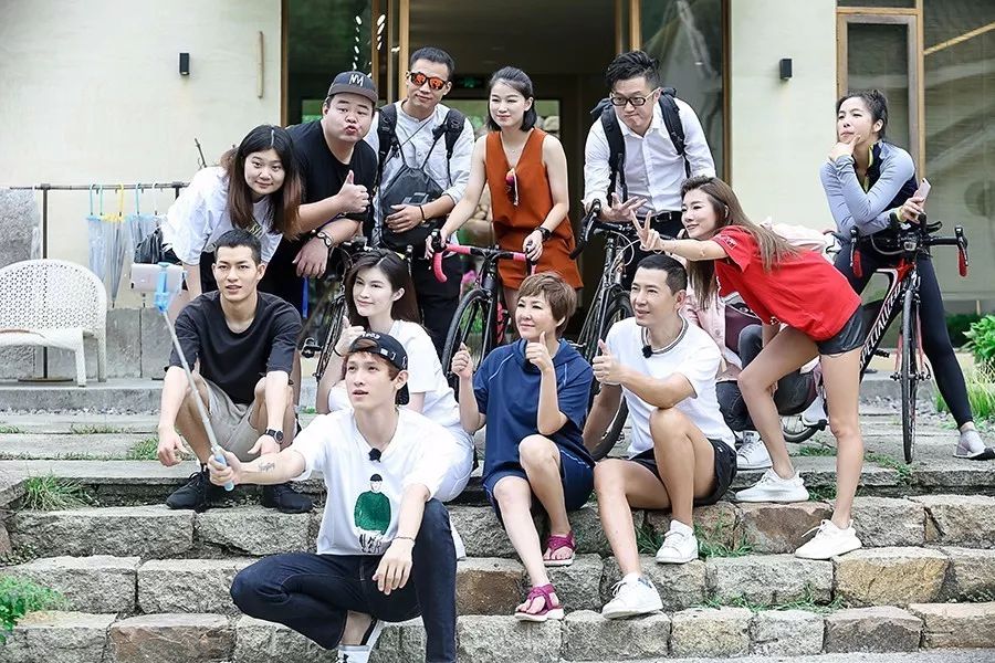 让社交障碍者的尴尬症都犯了，为什么说这档节目正在进行一场社会实验？