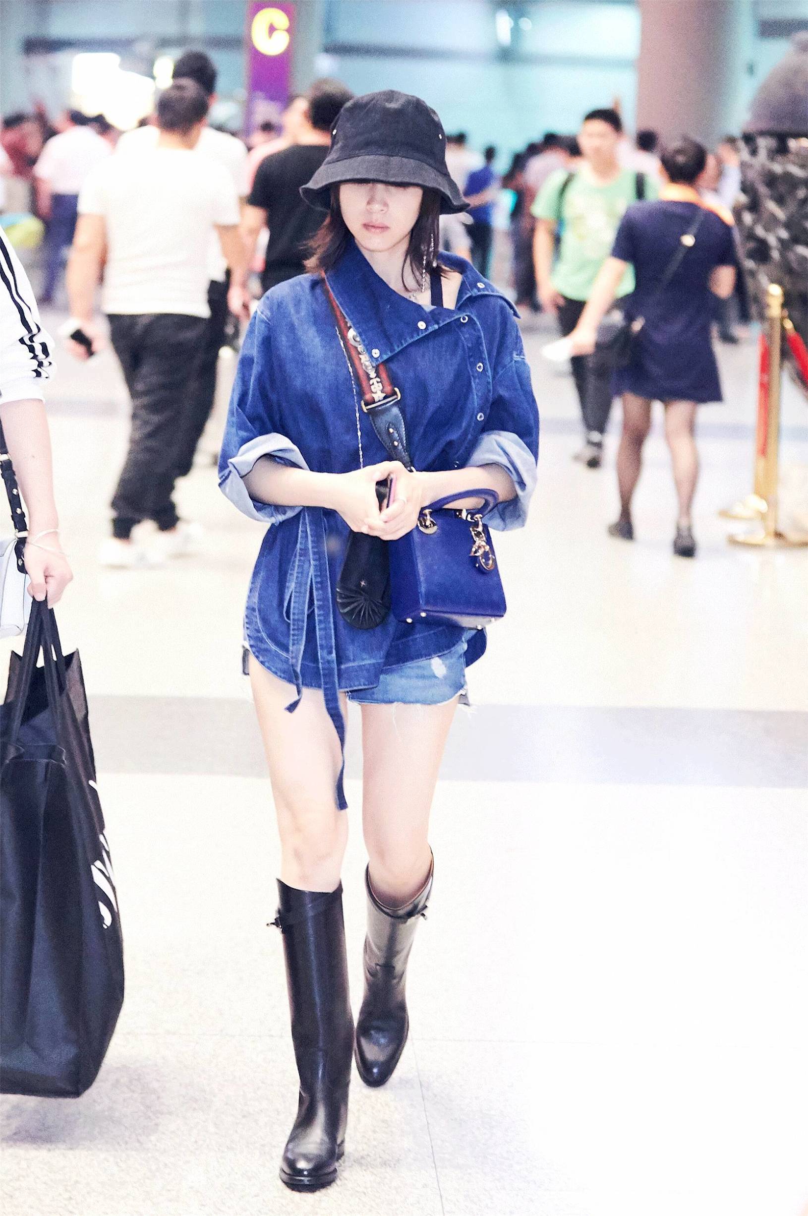 有没有版型好看的牛仔外套,早春必备款牛仔外套