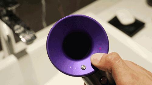 个人用3年的戴森吹风机值得买吗 (松下xd20和戴森吹风机哪个好)