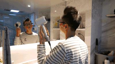 个人用3年的戴森吹风机值得买吗 (松下xd20和戴森吹风机哪个好)