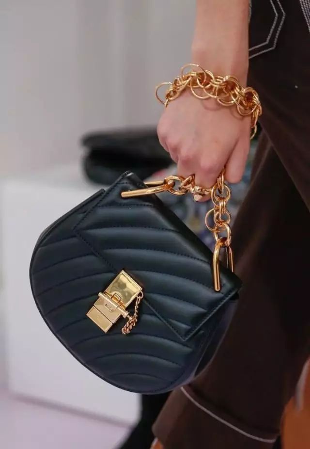 刘雯唐嫣包包,刘雯唐嫣最新消息