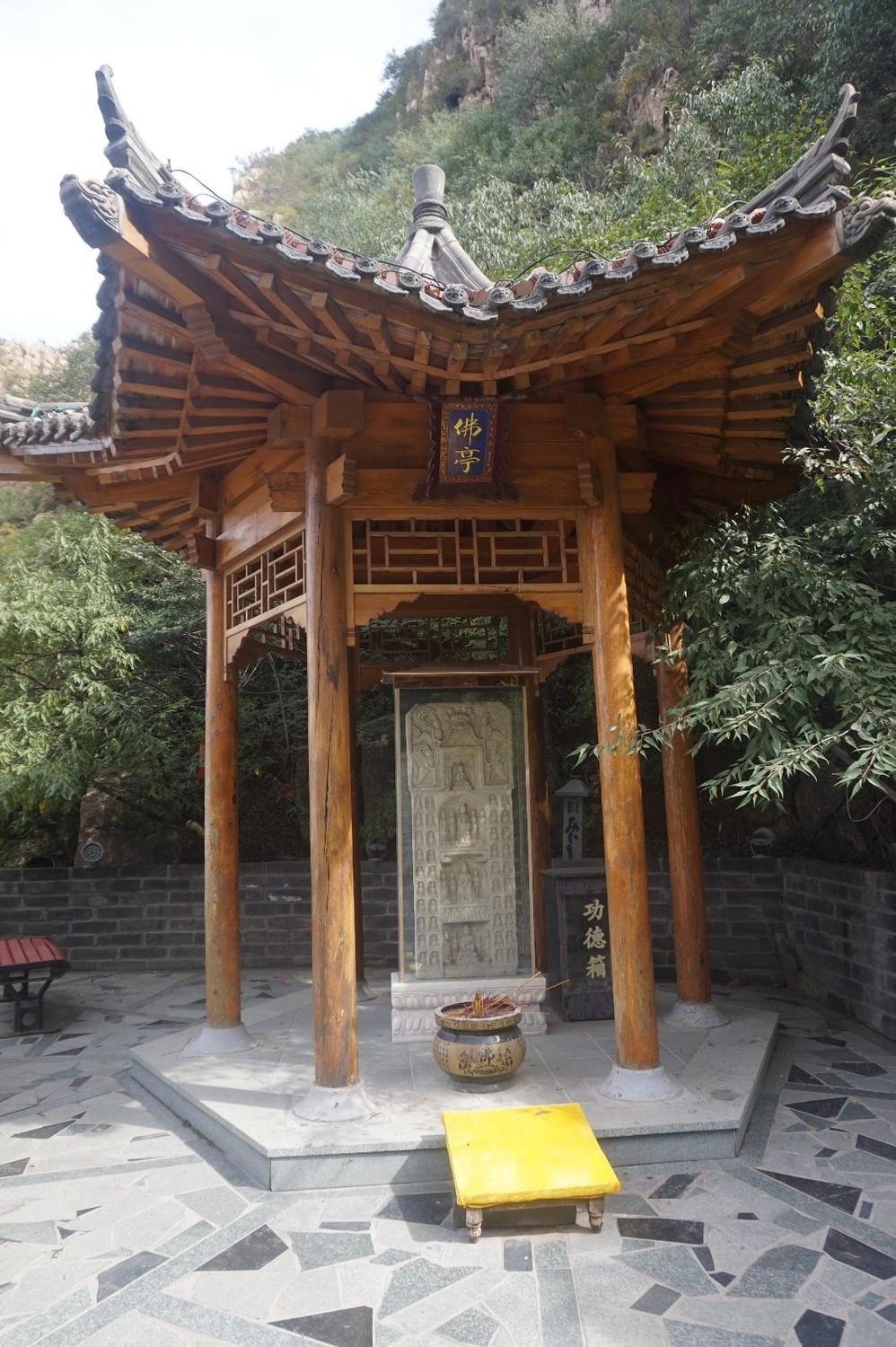 京西第一孤峰,鸡鸣山孤峰独秀