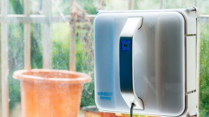 擦窗游戏两不误是因为有科沃斯W850窗宝