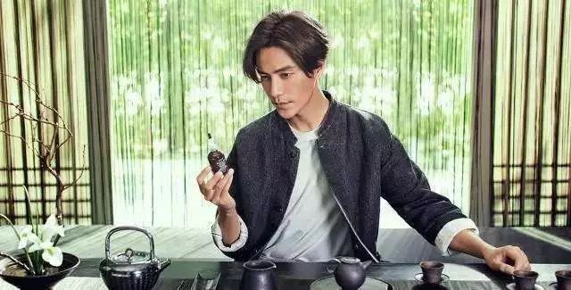 我想告诉你一个小秘密,你过来我给你说一个秘密图片