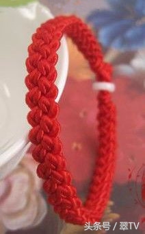 玉挂绳的正确方法,绑玉用的绳子也有讲究