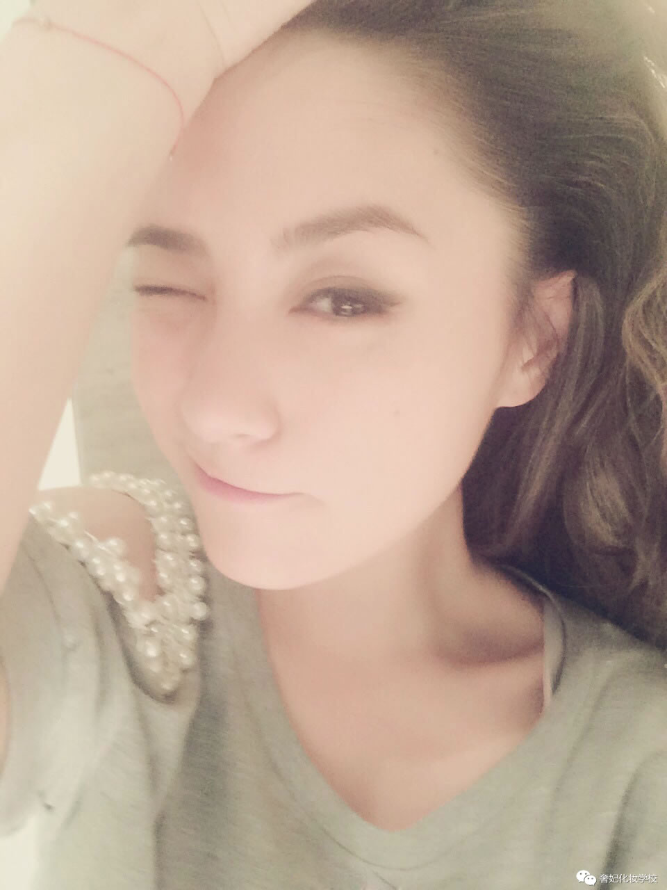 阿娇内双清冷系日常妆容,阿娇减龄穿搭