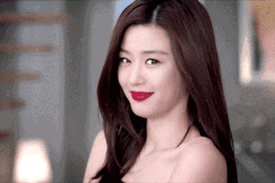 宋慧乔用哪款护肤,宋慧乔长期用精华水