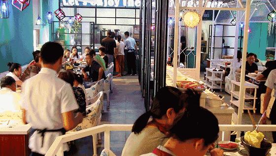 2.8折引爆全城!竟然在400平花园洋房里吃火锅!