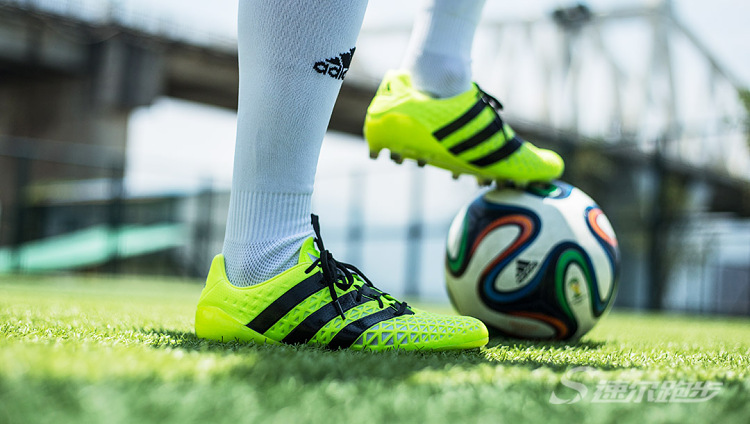 中场阿迪足球鞋,中场足球鞋有哪些