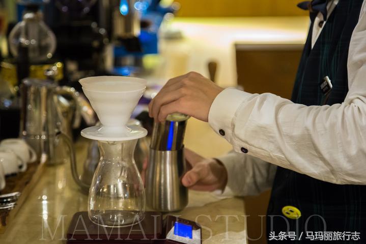 住赏气质喆啡，一辆复古老爷车把你接到咖啡馆的家