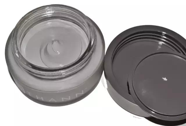 价格感人！花3000元往返泰国，只为买这些药妆