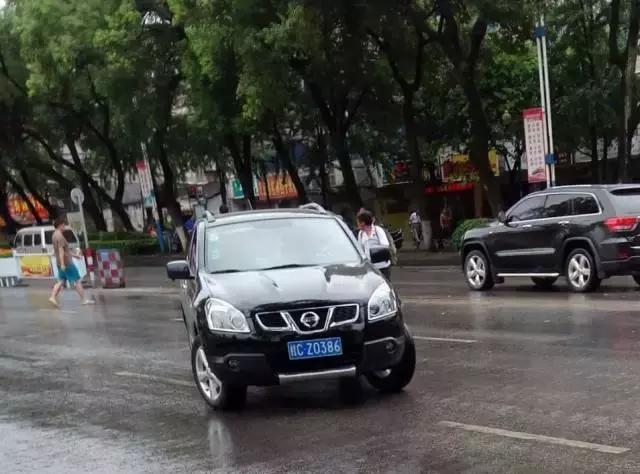 桂C17297等车主！你们交通违法被举报并处罚了，请自律！