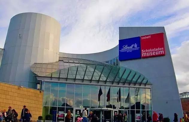 上帝视角俯瞰德国科隆大教堂,德国科隆大教堂效果图