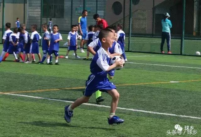 五华新球王足球人才工程发力，青少年足球发展基金会举办公益夏令营育新苗