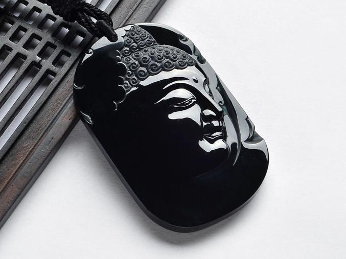 墨翠黑色翡翠原石,黑色翡翠和墨翠的区别