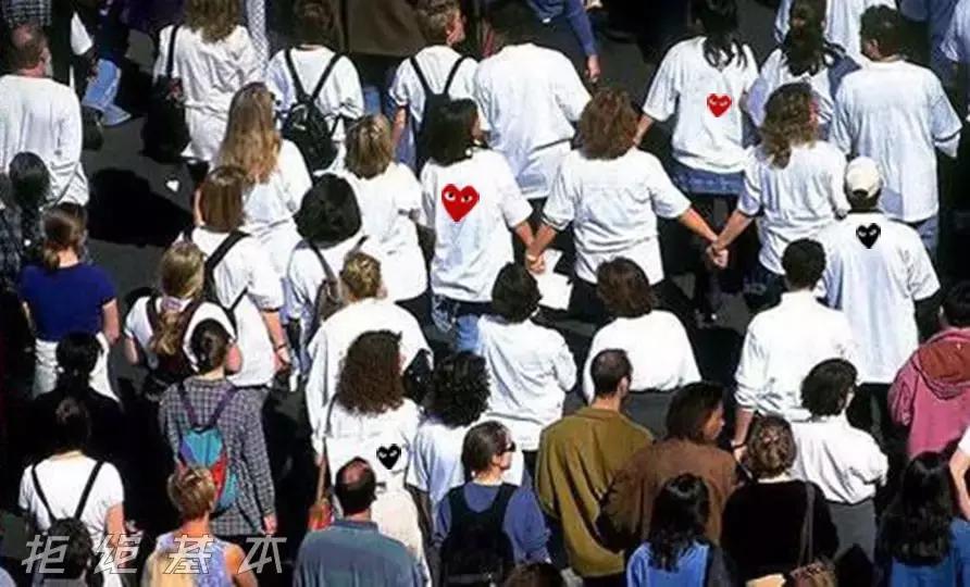 胸前有个爱心洞的大版t恤,胸前有爱心的半背衣