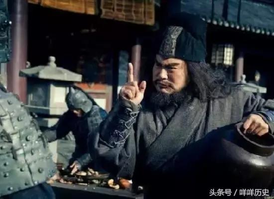 三国演义离间计的故事30字,三国演义小妾出轨