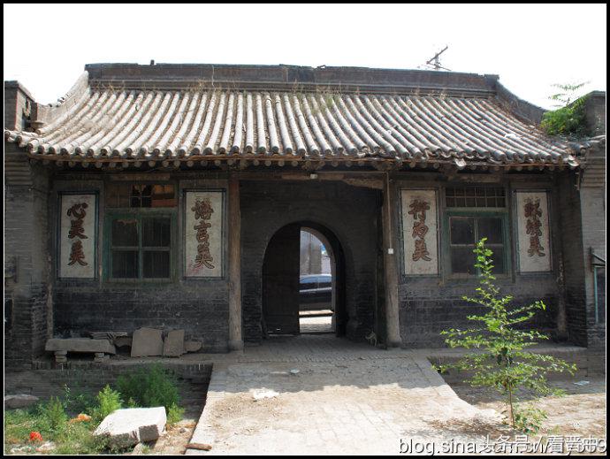 走在平遥古城的大街上,平遥的沿途风景