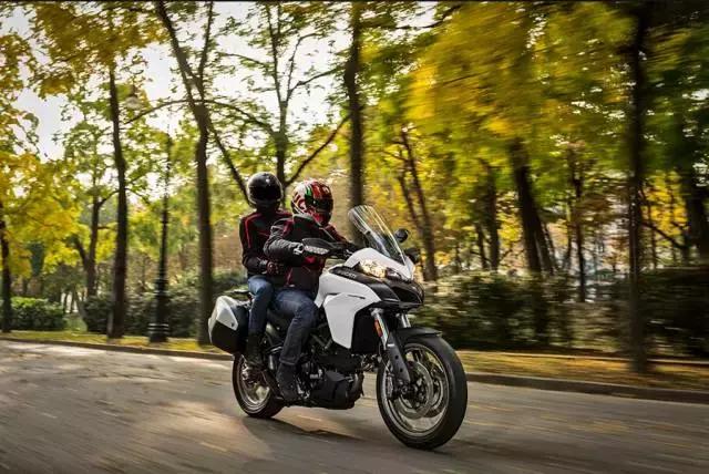 杜卡迪multistrada950坐姿,杜卡迪multistrada报价