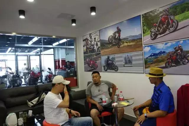 杜卡迪车型950,杜卡迪multistrada950坐姿