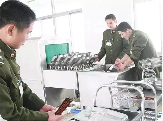 建军90周年：我军“锅碗瓢盆”那些事儿，这回全明白了