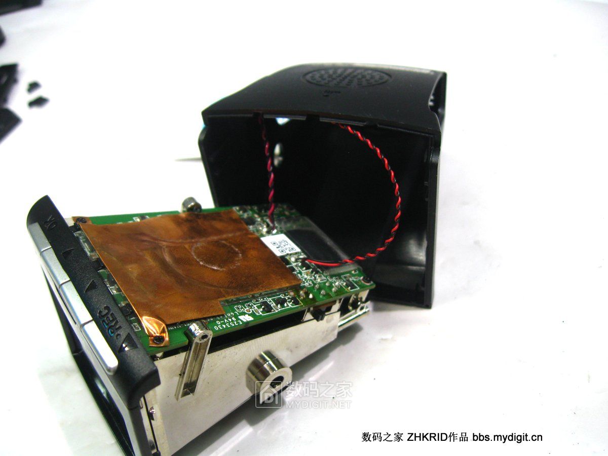 拆解趴趴狗隐藏式行车记录仪,行车记录仪拆解解析