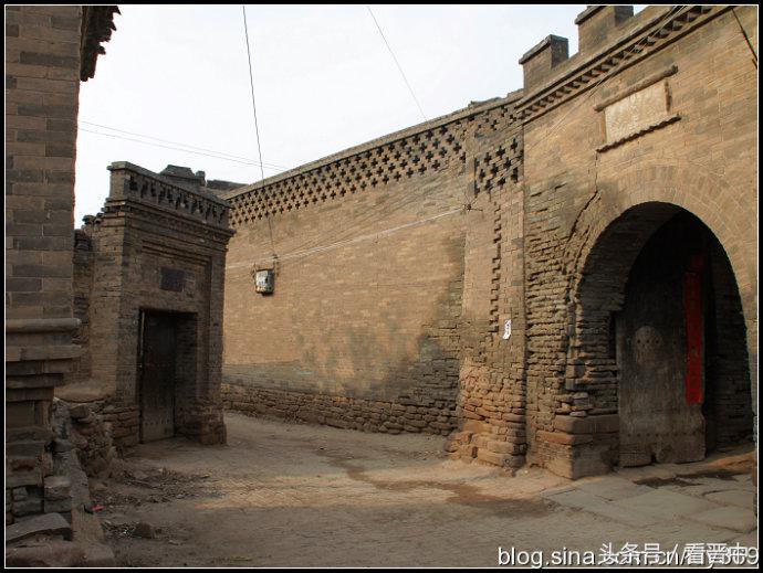 走在平遥古城的大街上,平遥的沿途风景