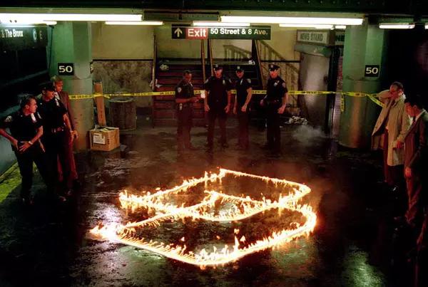 从电影到生活，荧幕情侣假戏真做、他们的定情之作在这里！