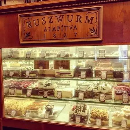 孙杨夺冠视频布达佩斯,孙杨现在还是保持着几个世界纪录