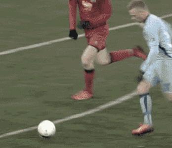 史上最强打脸现场足球gif,搞笑足球gif打耳光假摔