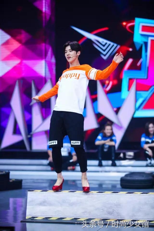 鹿晗小井的蕾丝衫张翰的渔网袜，不是战狼依然够帅